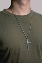 Load image into Gallery viewer, Takahashi Goro Round Turquoise Cross 925 Silver Pendant