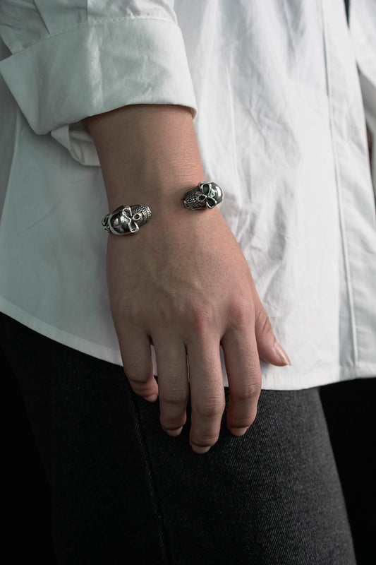 Retro Silver Domineering Double Skull Open Bangle