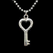 Load image into Gallery viewer, Antique 925 Silver Heart Key Pendant