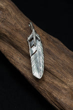 Load image into Gallery viewer, Right Eagle Claw Feather Retro 925 Silver Leaf Goro Takahashi Pendant