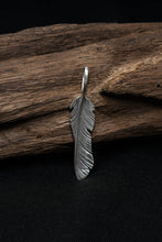 Load image into Gallery viewer, Twisted Leaf Retro 925 Silver Pendant