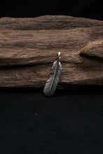 Load image into Gallery viewer, Takahashi Goro Leaf Retro 925 Silver Feather Pendant

