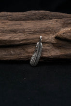 Load image into Gallery viewer, Takahashi Goro Leaf Retro 925 Silver Feather Pendant