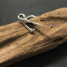 Load image into Gallery viewer, Men's Unique Eagle Claw Sharp Knife Pendant Retro Punk Party Locomotive Rider Domineering Jewelry