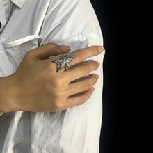 Load image into Gallery viewer, Vintage Sterling Silver Cody Sanderson Engraved Star Ring