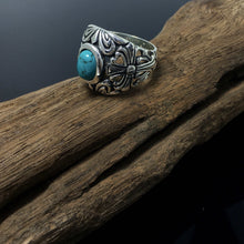 Load image into Gallery viewer, Southwestern Vintage Style Silver Turquoise Ring