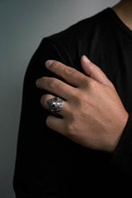 Load image into Gallery viewer, Retro 925 Sterling Silver Ring Men's Personality Carved Lion Jewelry