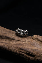 Load image into Gallery viewer, Retro Handmade Silver Vintage Flat Skull Ring