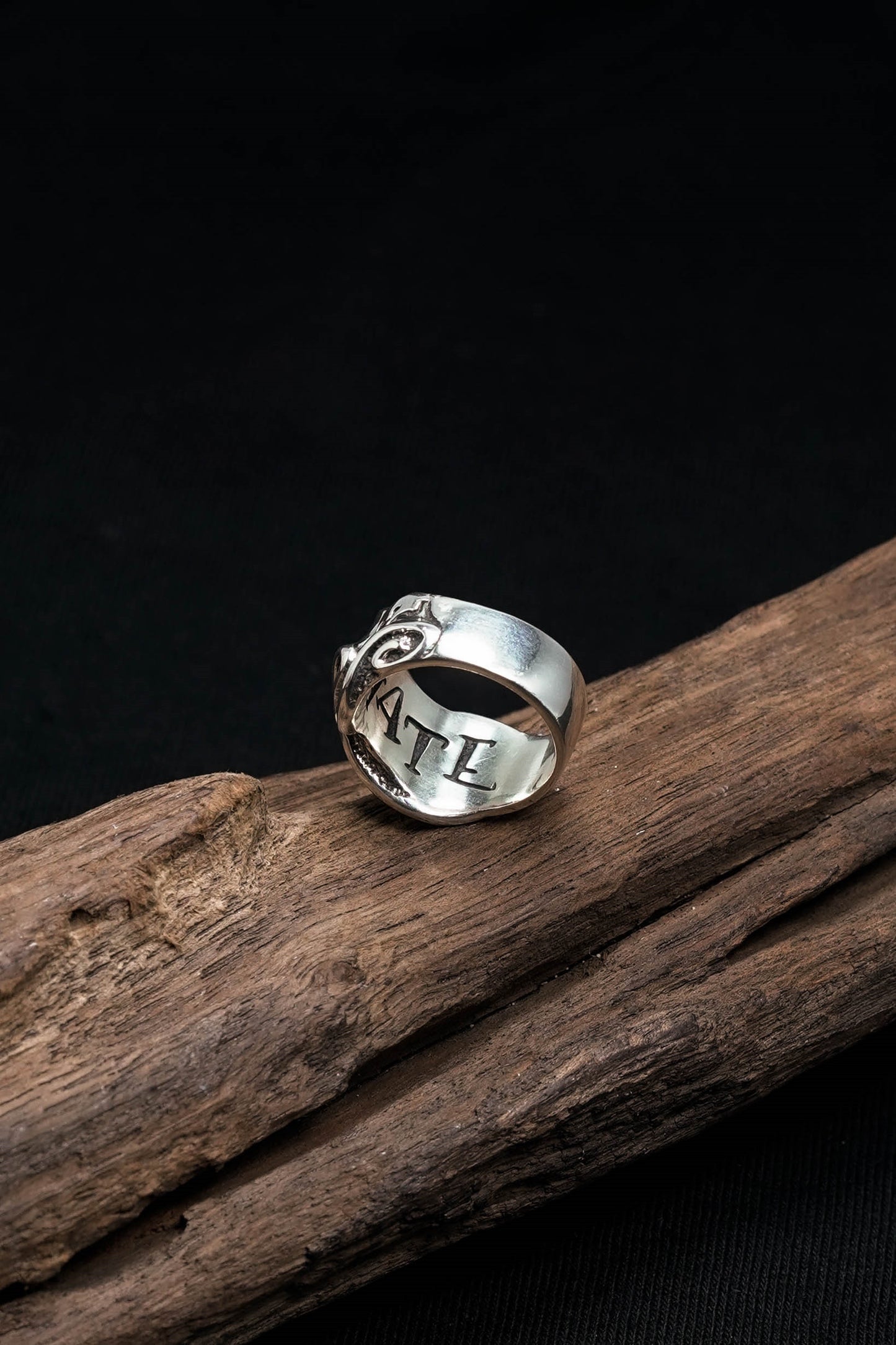 925 Sterling Silver Fashion Jewelry Retro Hand-Carved Letters Love Ring