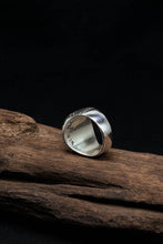 Load image into Gallery viewer, Antique 925 Sterling Silver Ring