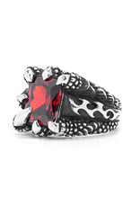 Load image into Gallery viewer, Retro Dragon Claw Close Inlaid Zircon Crystal Ring