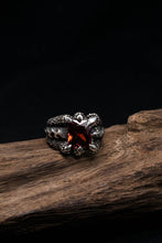 Load image into Gallery viewer, Retro Dragon Claw Close Inlaid Zircon Crystal Ring