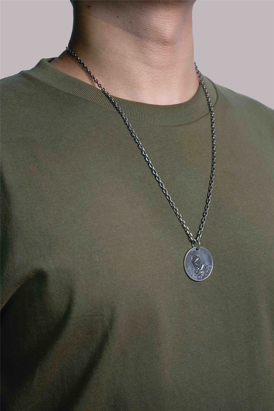 Retro 925 Sterling Silver Round Prayer Hand Pendant