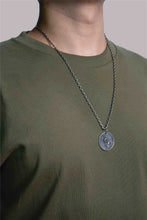 Load image into Gallery viewer, Retro 925 Sterling Silver Round Prayer Hand Pendant