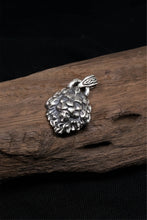 Load image into Gallery viewer, Antique Silver Lion Head Pendant