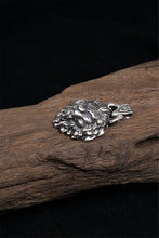 Load image into Gallery viewer, Antique Silver Lion Head Pendant