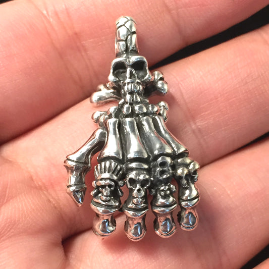 Retro 925 Sterling Silver Skull Hands Pendant