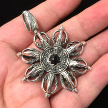 Load image into Gallery viewer, Retro Silver Stone Flower Pendant