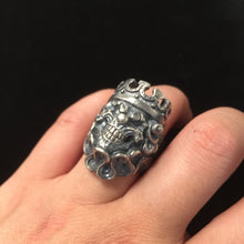 Load image into Gallery viewer, Retro Silver Personality King Skull Ring