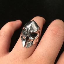 Load image into Gallery viewer, Retro Spartan Hero Helmet Mask Ring
