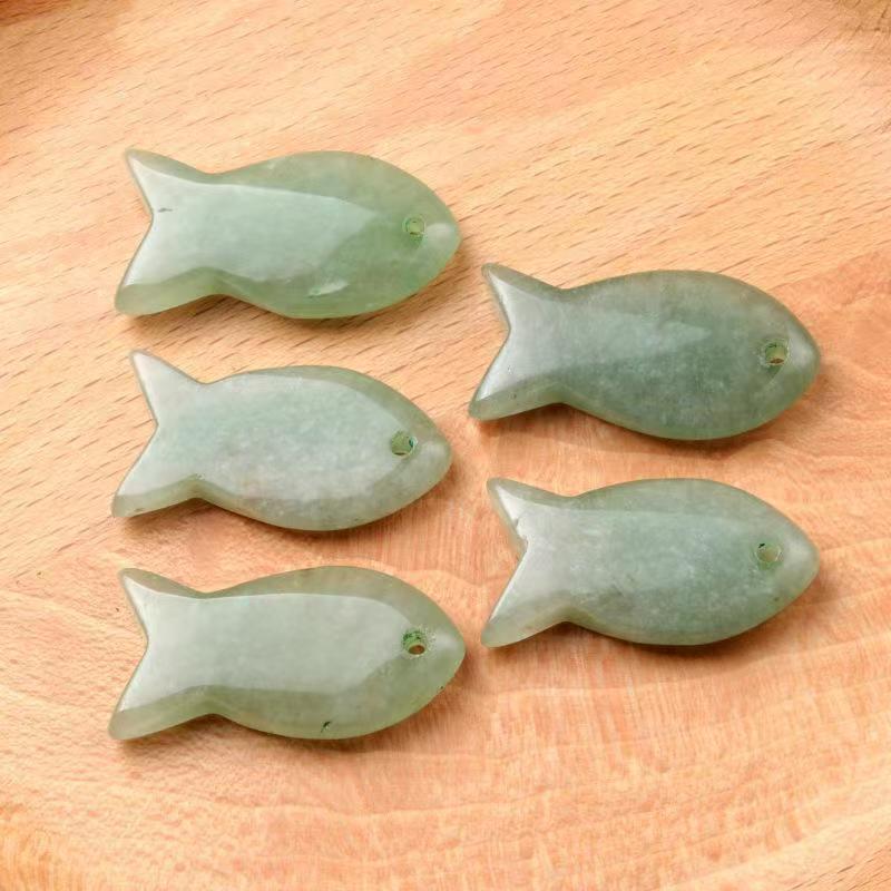 Healing Crystal Semi-Precious Stone Fish Shape Pendant Necklace 1PCS