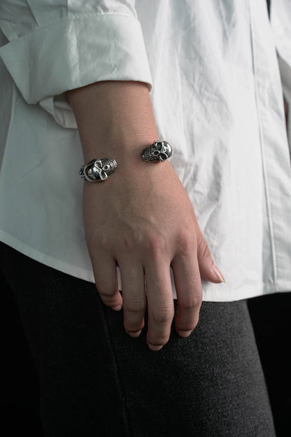 Retro Silver Domineering Double Skull Open Bangle