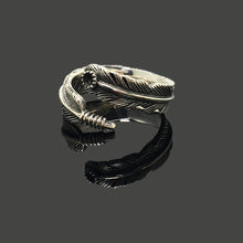 Load image into Gallery viewer, Takahashi Goro 925 Sterling Silver Onyx Feather Ring

