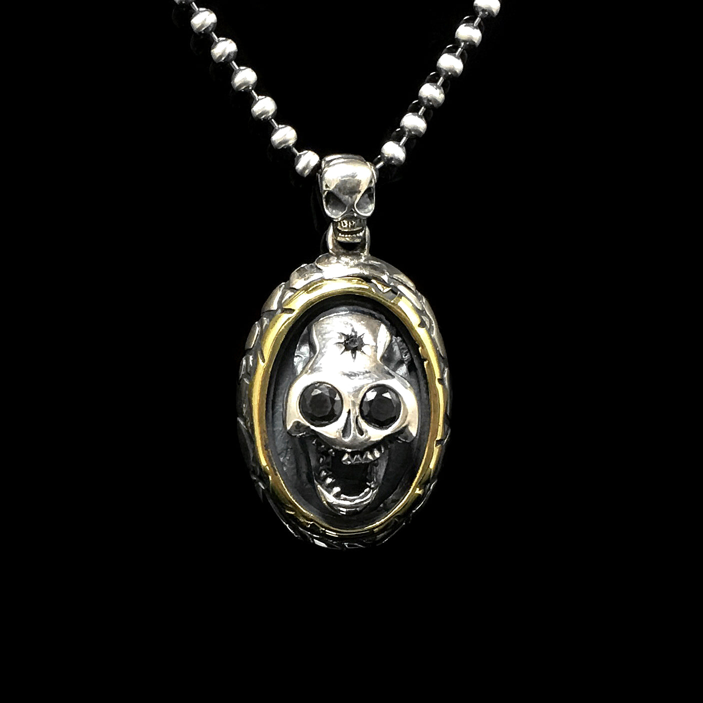 Retro Skull 925 Sterling Silver Oval Pendant
