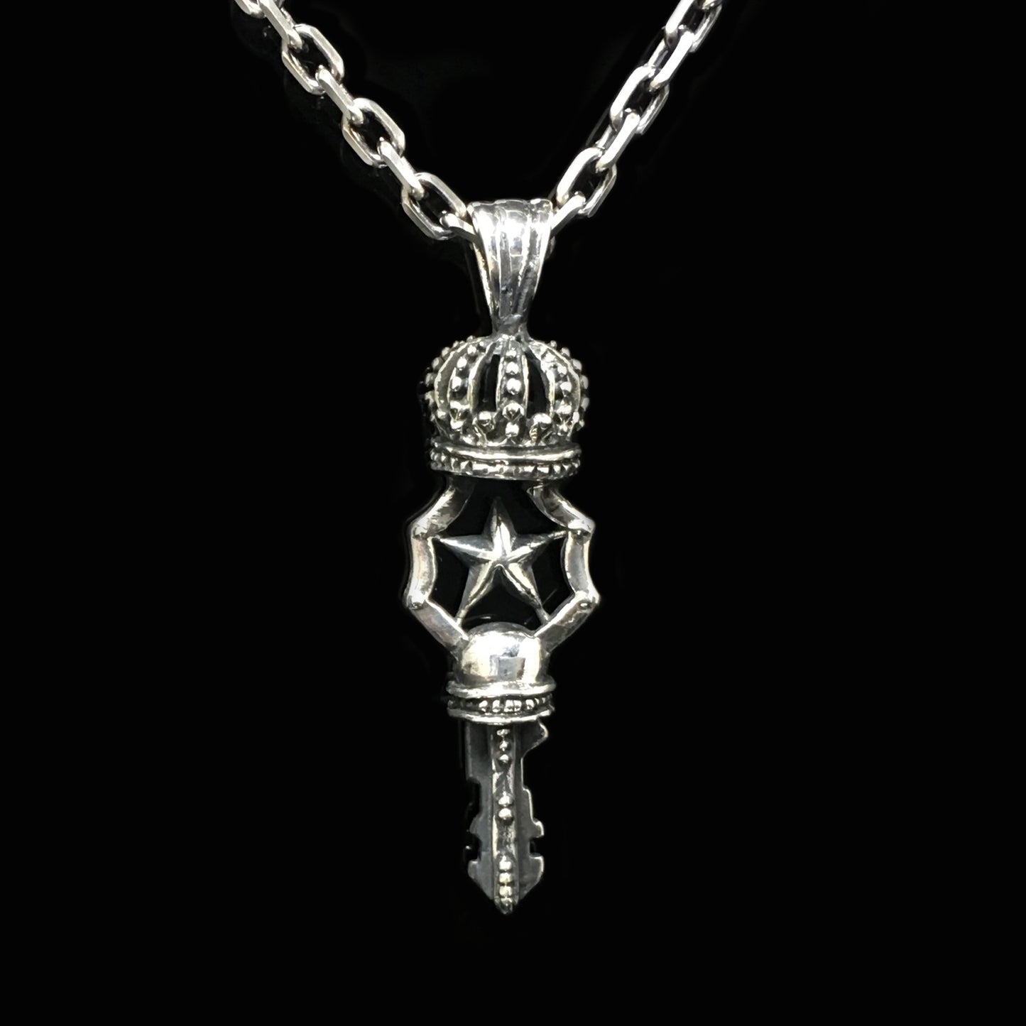 Retro Silver Crown Key Pendant