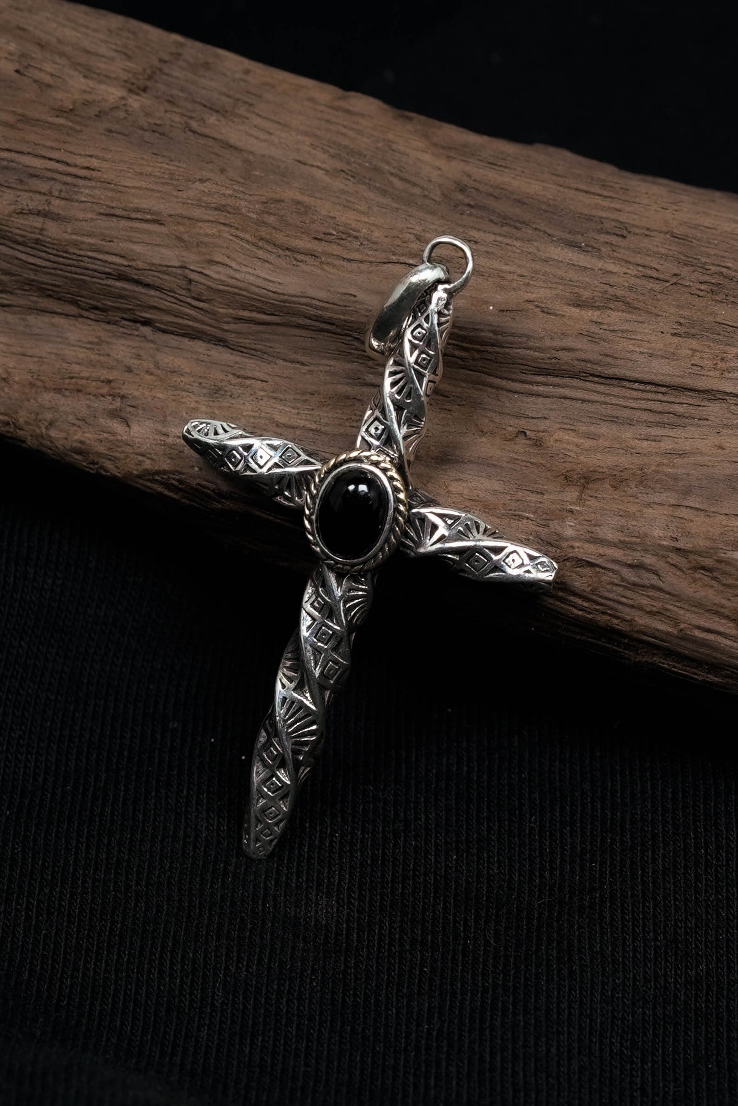 Twisted Cross 925 Silver Pendant with Onyx