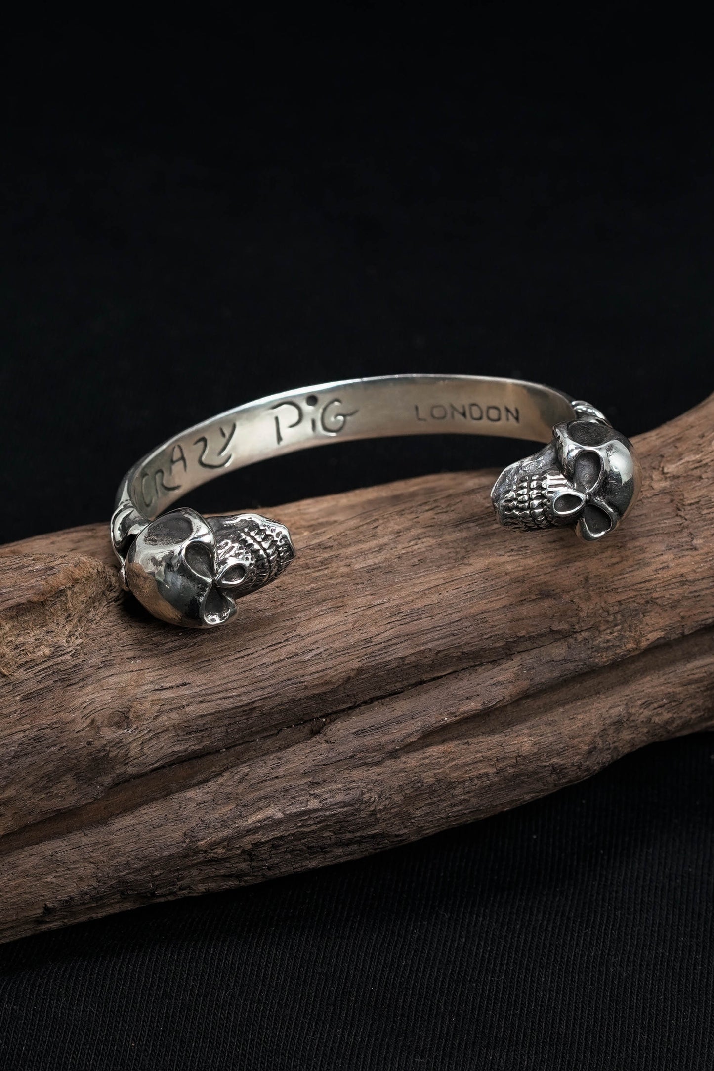 Retro Silver Domineering Double Skull Open Bangle