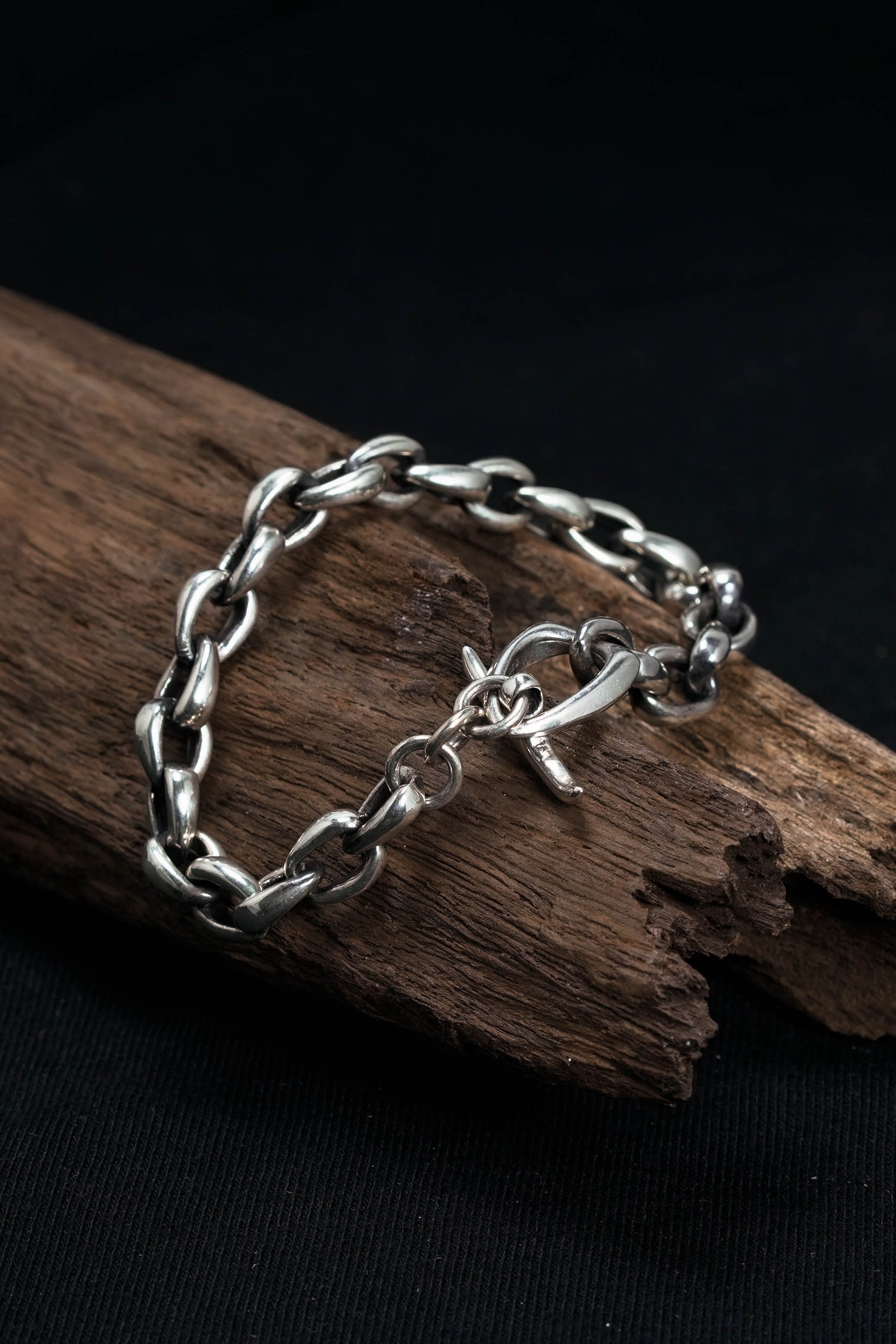 Retro Silver Clasp Buckle Chain Bracelet