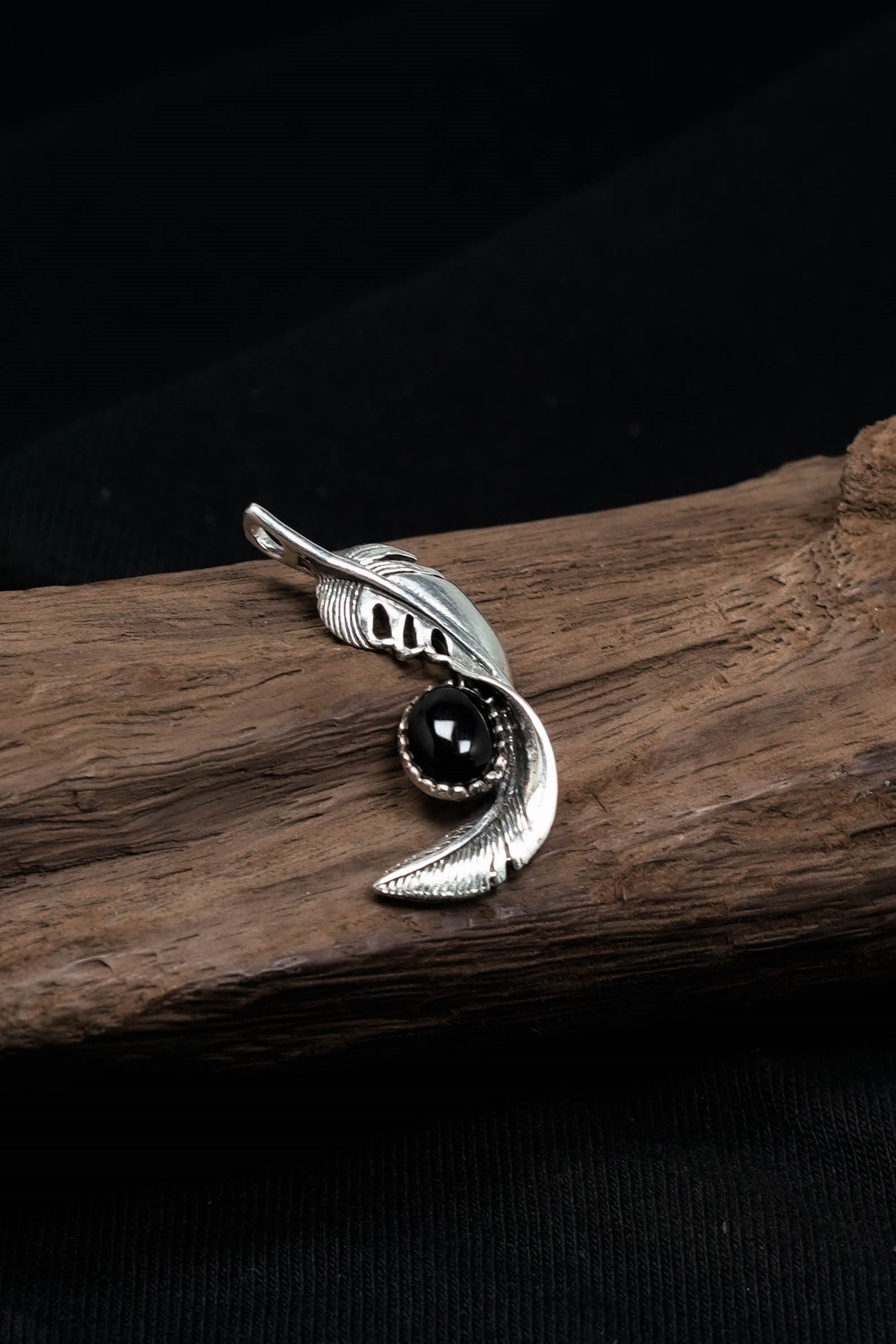 Right Retro 925 Silver Pendant with Black Onyx