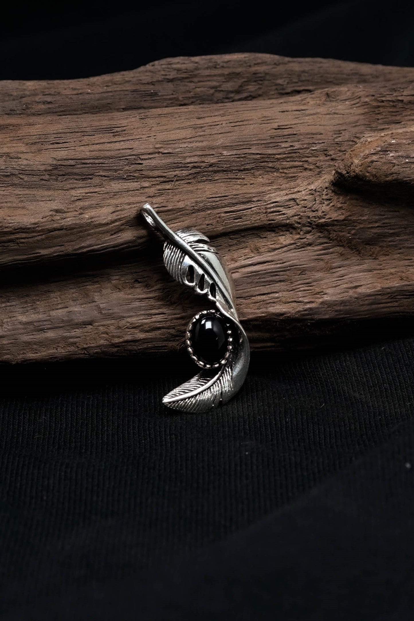 Right Retro 925 Silver Pendant with Black Onyx
