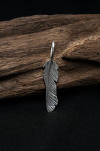 Load image into Gallery viewer, Twisted Leaf Retro 925 Silver Pendant
