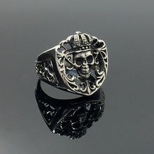 Load image into Gallery viewer, Vintage Men&#39;s King Crown Skull Ring Hip Hop Rock Biker Jewelry Ring
