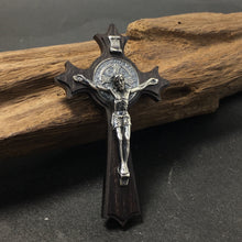 Load image into Gallery viewer, Vintage 925 Sterling Silver Jesus Christ Crucifix Cross Pendant
