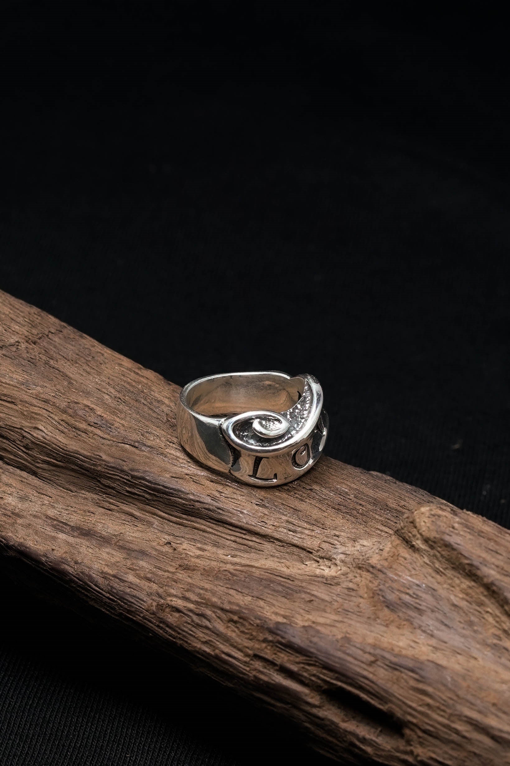 925 Sterling Silver Fashion Jewelry Retro Hand-Carved Letters Love Ring