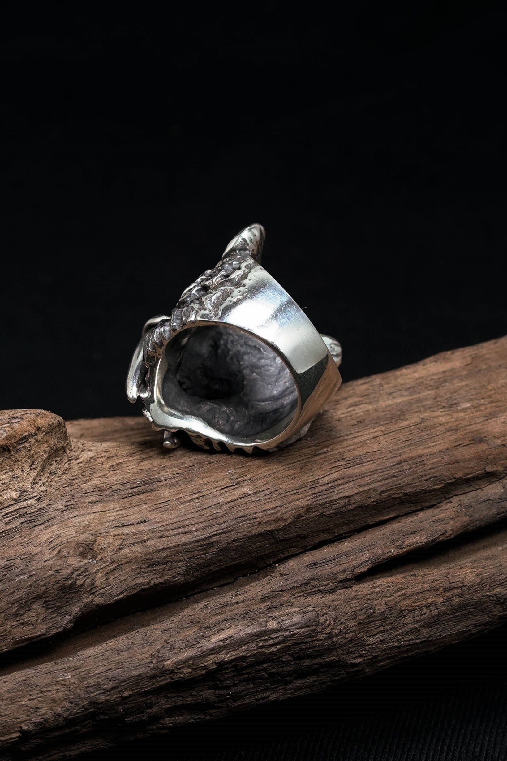 Vintage Domineering Red Eye Toothed Tiger Rings