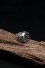 Load image into Gallery viewer, Antique 925 Sterling Silver Ring
