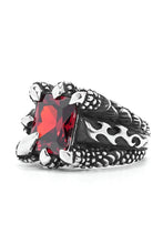Load image into Gallery viewer, Retro Dragon Claw Close Inlaid Zircon Crystal Ring
