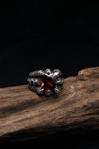 Retro Dragon Claw Close Inlaid Zircon Crystal Ring