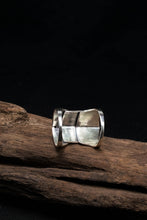 Load image into Gallery viewer, Sterling Silver Retro Spartan Hero Helmet Mask Ring
