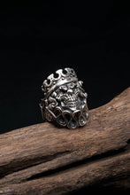 Load image into Gallery viewer, Retro Silver Personality King Skull Ring
