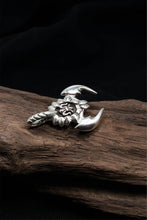 Load image into Gallery viewer, Retro Silver Scorpion Pendant
