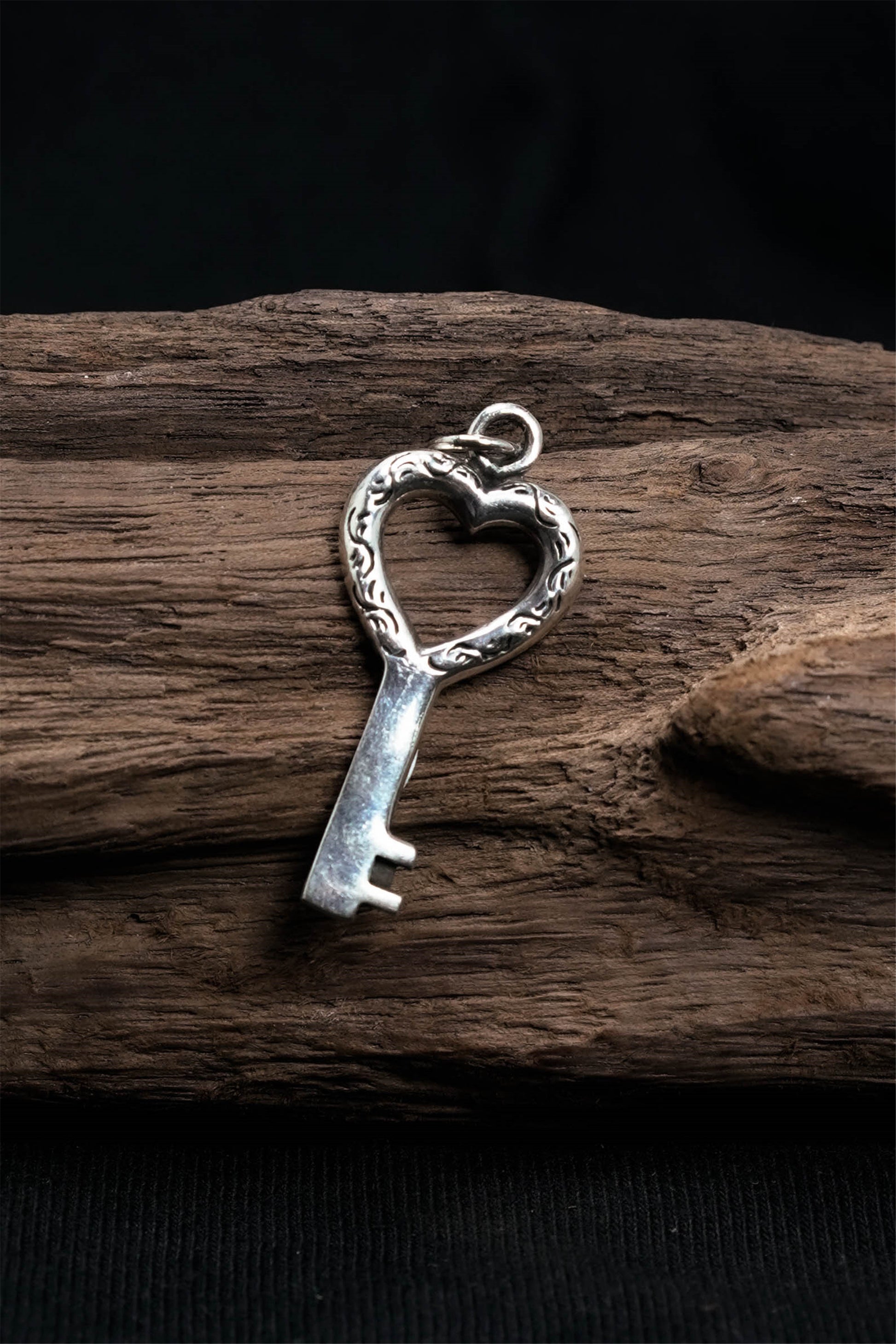 Antique 925 Silver Heart Key Pendant