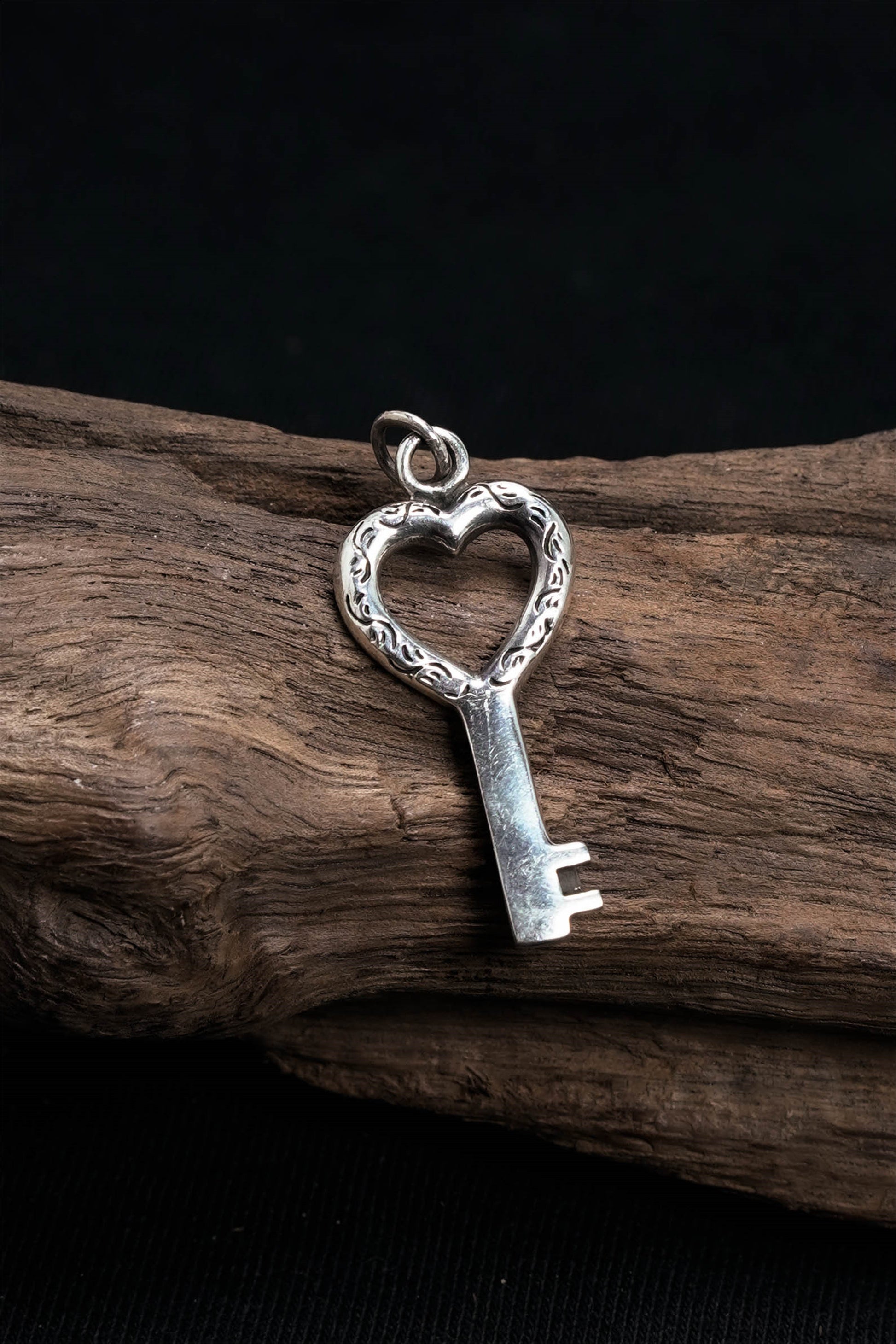 Antique 925 Silver Heart Key Pendant