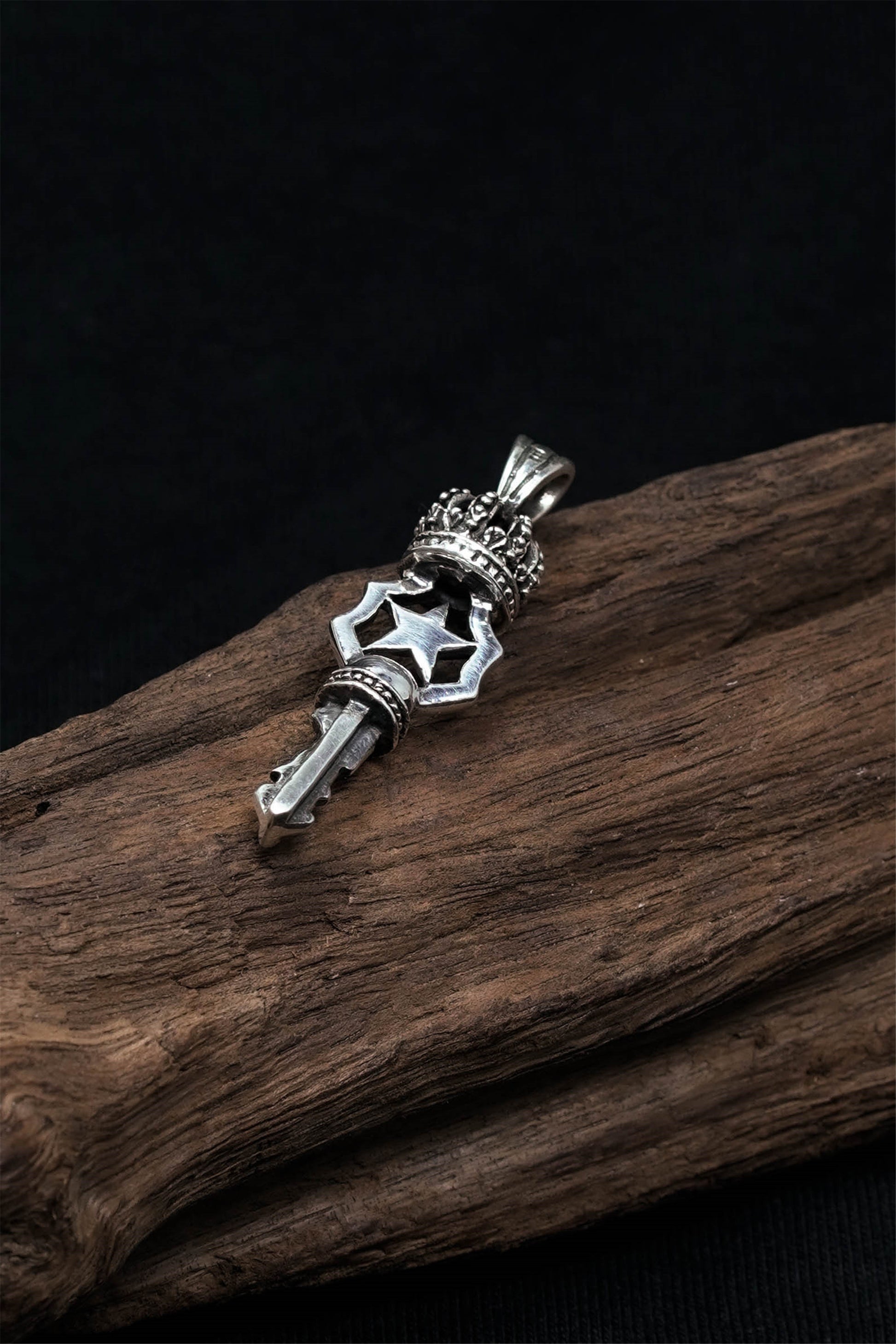Retro Silver Crown Key Pendant