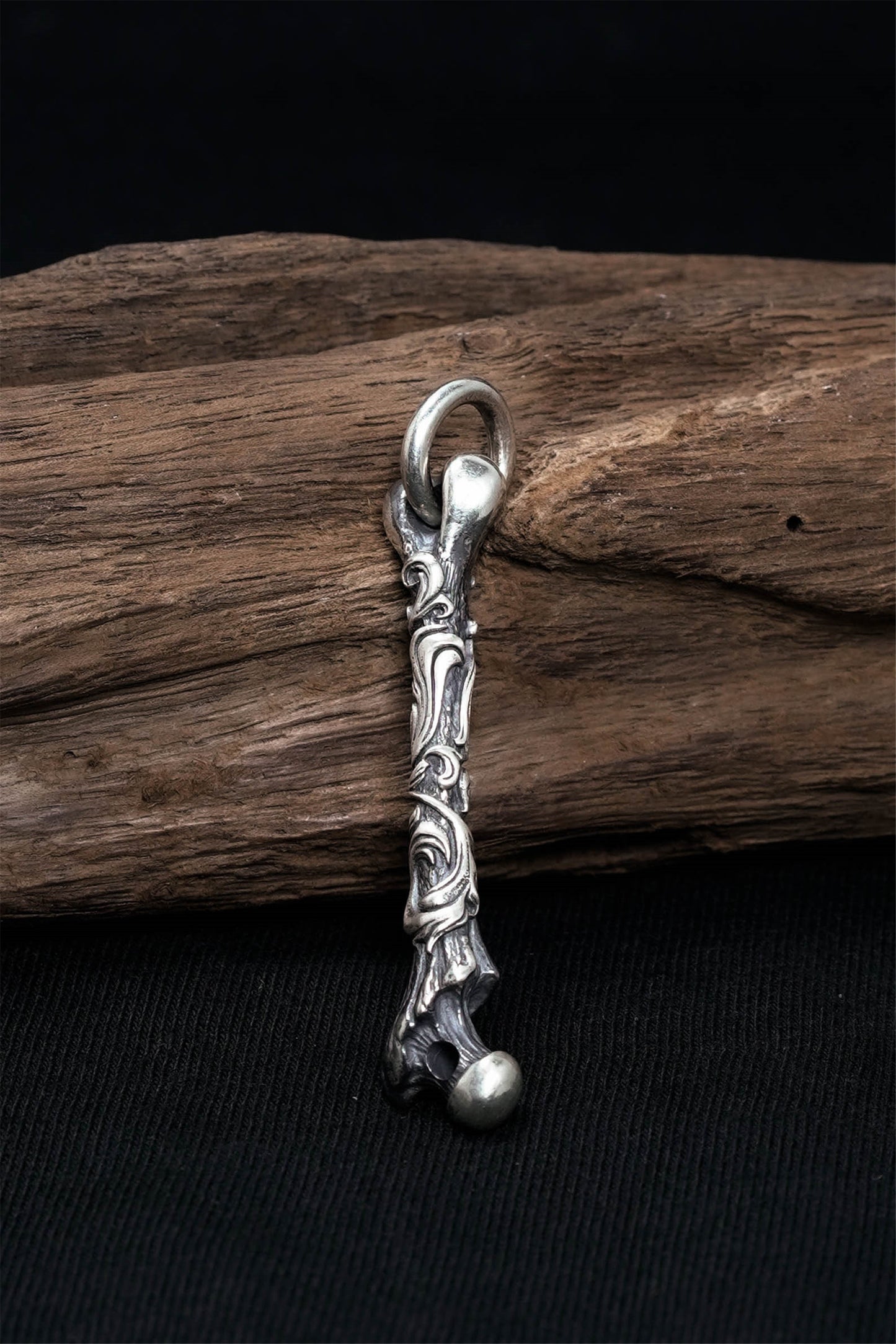 Retro Silver Animal Bone Pendant