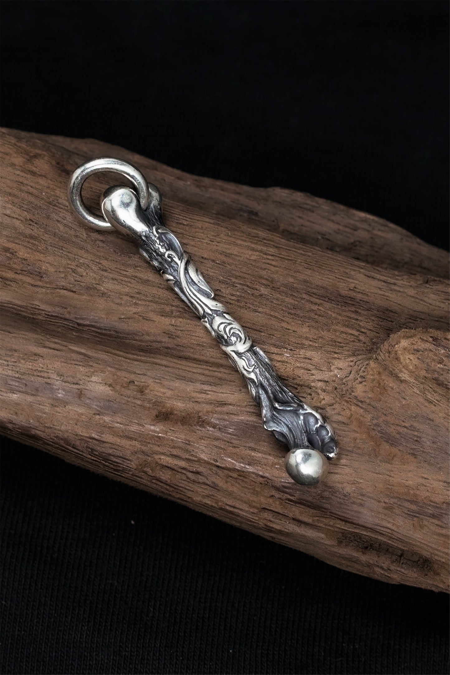 Retro Silver Animal Bone Pendant